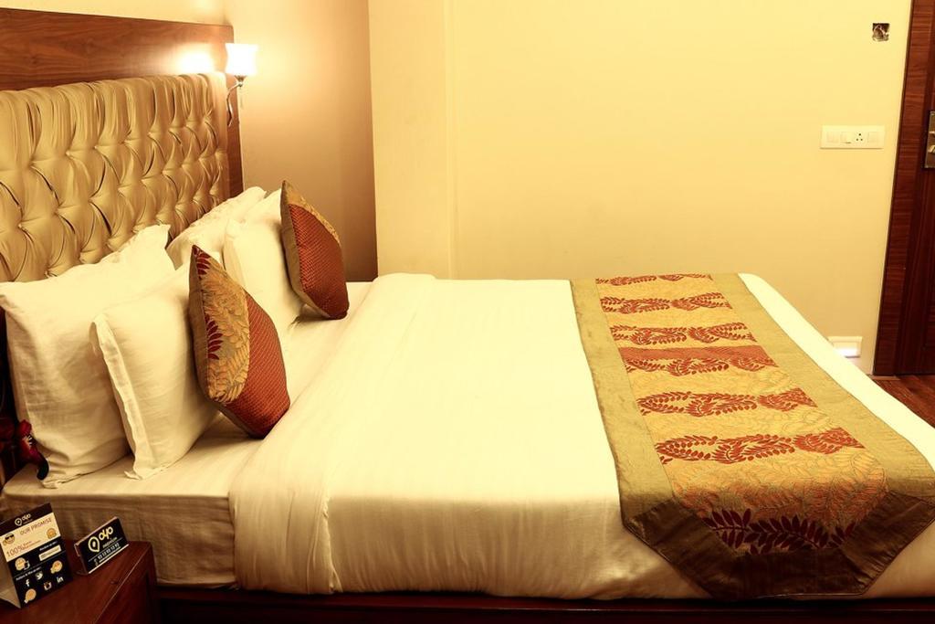 כלכותה Oyo 1522 Npg Hotel מראה חיצוני תמונה