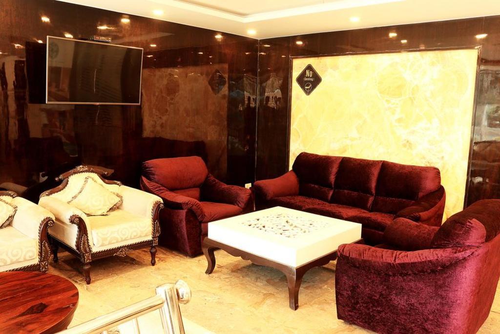 כלכותה Oyo 1522 Npg Hotel מראה חיצוני תמונה