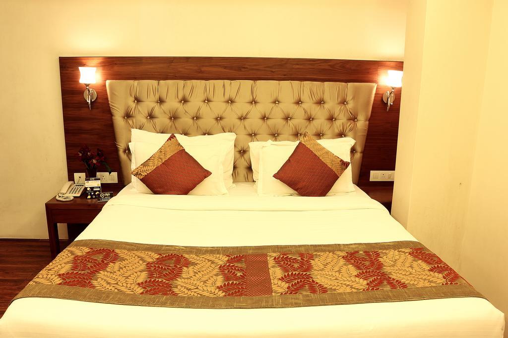 כלכותה Oyo 1522 Npg Hotel מראה חיצוני תמונה
