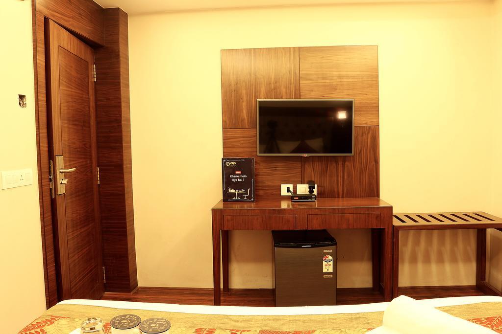 כלכותה Oyo 1522 Npg Hotel מראה חיצוני תמונה
