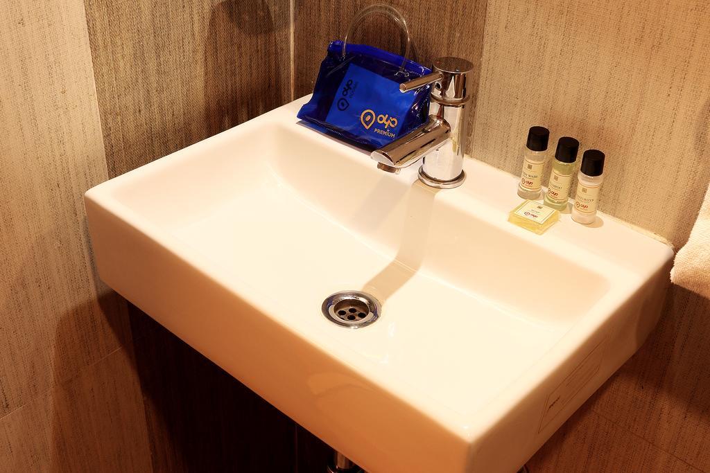 כלכותה Oyo 1522 Npg Hotel מראה חיצוני תמונה